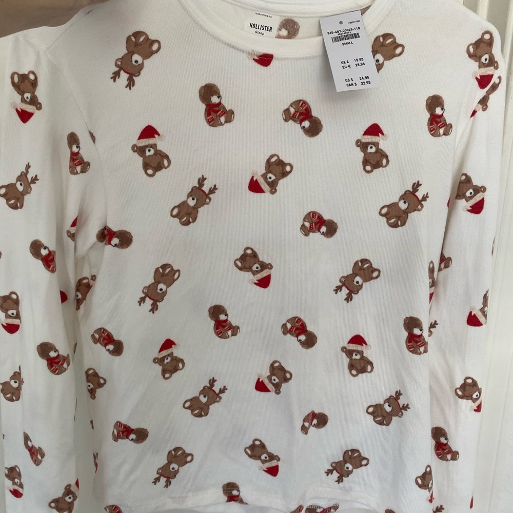 Hollister Pajama set (long sleeve shirt and long pants) Tag still on both